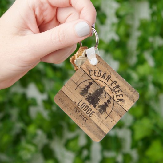 Rustikale Waldbäume Hauseigentum Schlüsselanhänger (Hand)