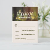 rustikale waldbezaubernde Hochzeitskarten RSVP Karte (Stehend Vorderseite)