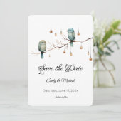 Rustikale Waldliebesvögel Hochzeit Save the Date (Stehend Vorderseite)