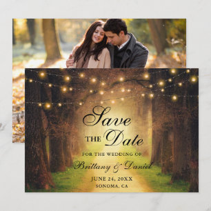 Rustikale Waldweg-Lichterketten Foto-Hochzeit Save The Date