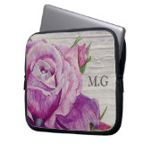Rustikale Wasserfarbe Lila Rose Holzmonogramm Laptopschutzhülle (Vorderseite Links)