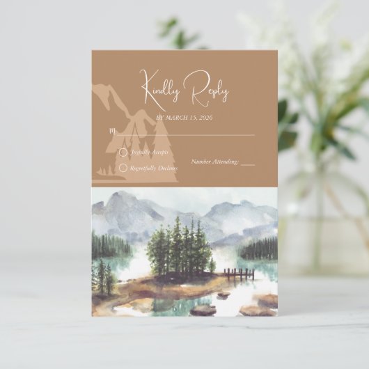 Rustikale Wasserfarben Bergwald Hochzeit See RSVP Karte (Stehend Vorderseite)