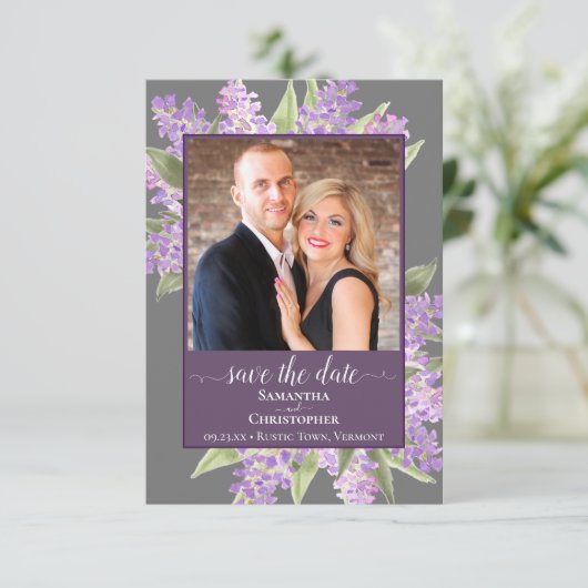 Rustikale Wasserfarben Lilacs & Foto Gray Wedding Save The Date (Stehend Vorderseite)