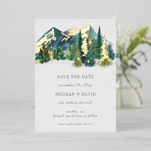 Rustikale Wasserfarbengebirge Pine Save the Date Folieneinladung (Stehend vorne)