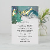 Rustikale Wasserfarbengebirge Pine Winter Wedding Folieneinladung (Stehend vorne)