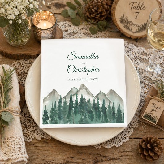 Rustikale Wasserfarbengebirge und Pinienhochzeit Serviette