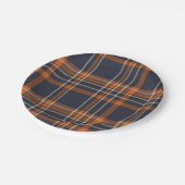 Rustikale Weihnachten/Winter kariert Pappteller (Schrägansicht)