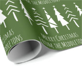 Rustikale Weihnachtsbäume auf grünem Personalisier Geschenkpapier (Rolleneckpunkt)