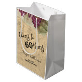 Rustikale Weinberge Aquarell bis 60 Jahre Mittlere Geschenktüte (Rückseite Schrägansicht)