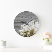 Rustikale weiße Blume Personalisierte Uhr (Zuhause)
