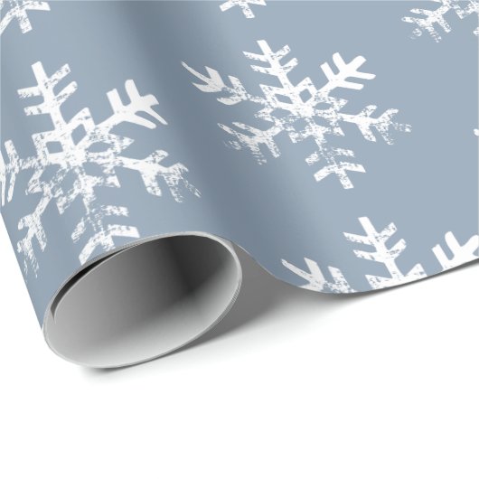Rustikale weiße Schneeflocken Dusty Blue Geschenkpapier (Rolleneckpunkt)