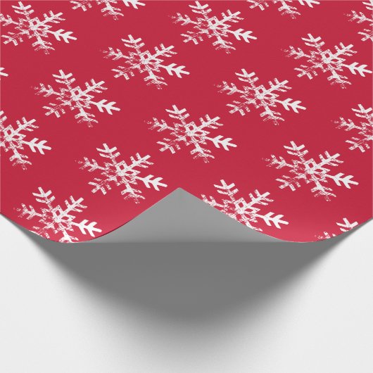 Rustikale weiße Schneeflocken Rot | Schleifpapier Geschenkpapier (Ecke)
