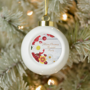 Rustikale Weißholz-Poinsettia und Gelbe Blume Keramik Kugel-Ornament