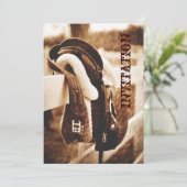 Rustikale Western-Cowboy-Sattelhochzeit Einladung (Stehend Vorderseite)
