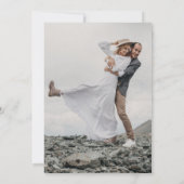 Rustikale Whimsikäre Wildblumen, die das Datum sic Einladung (Rückseite)