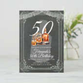 Rustikale Whiskey-Flasche 50. Geburtstag Erwachsen Einladung (Stehend Vorderseite)