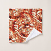 Rustikale Wiederholung rötlicher Korallenrosetten Badhandtuch Set (Waschlappen)