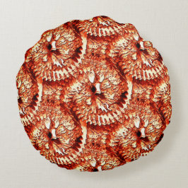 Rustikale Wiederholung rötlicher Korallenrosetten Rundes Kissen