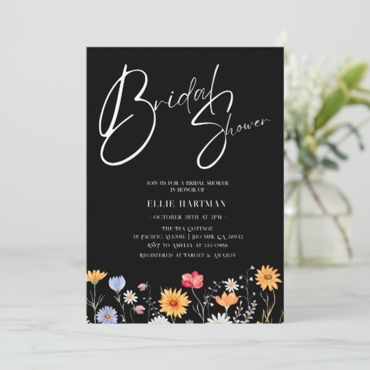 Rustikale Wildblume Bridal Bash Einladung (Stehend Vorderseite)