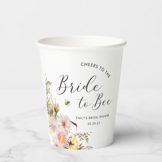 Rustikale Wildblume Brie to Bee Brautparty Pappbecher (Rückseite)