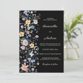 Rustikale Wildblume Hochzeitschwarz Einladung (Stehend Vorderseite)