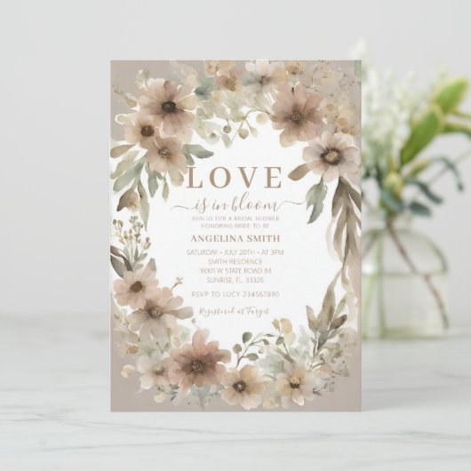 Rustikale Wildblume Liebe ist in Bloom Brautparty Einladung (Stehend Vorderseite)