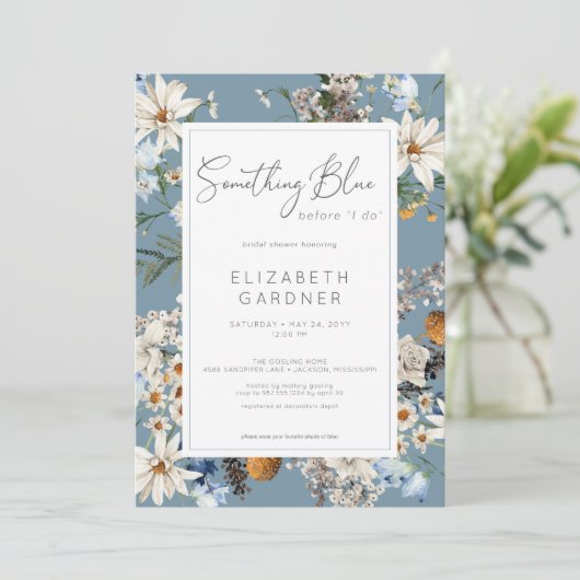 Rustikale Wildblumen Etwas Blaues Brautparty Einladung (Stehend Vorderseite)