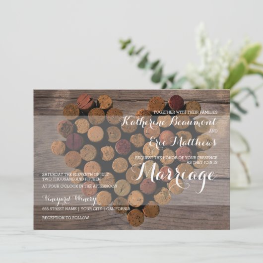 Rustikale Wine Cork Hochzeit Einladung (Stehend Vorderseite)