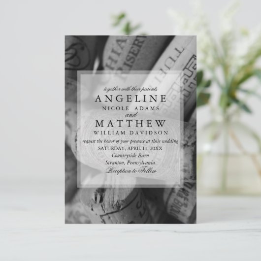 Rustikale Wine Cork Hochzeit Einladung (Stehend Vorderseite)