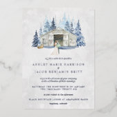 Rustikale Winter Evergreen Barn Wedding Folieneinladung (Vorderseite)