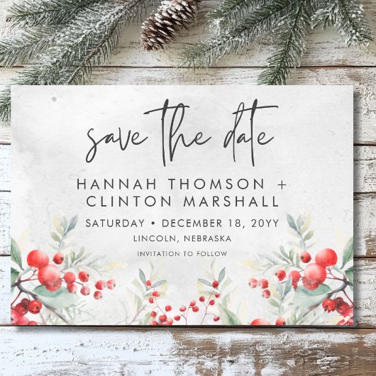 Rustikale Winter Holly & Pine Wedding Save The Date
