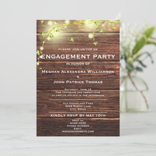 Rustikale Wood Mason String Lights Engagement Part Einladung (Stehend Vorderseite)