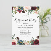 Rustikale Wood Red Burgundy Floral Engagement Part Einladung (Stehend Vorderseite)