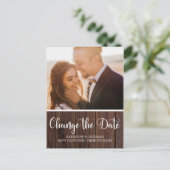 Rustikale Wood Script Hochzeit Postkarte (Stehend Vorderseite)