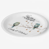 Rustikale Woodland Love Birds Romantische Hochzeit Pappteller (Schrägansicht)