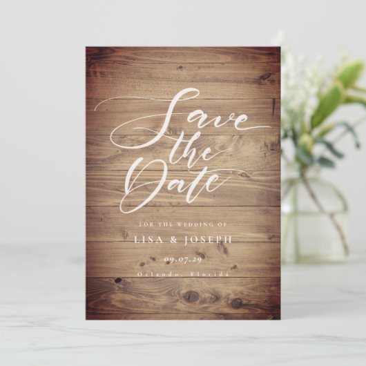 Rustikale Woodschrift Save The Date (Stehend Vorderseite)