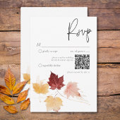 Rustikale, zarte Burgunder Rust Herbstlaub QR Code RSVP Karte