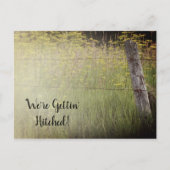 Rustikale Zaun Post Wildblumen Hochzeit Ankündigungspostkarte (Vorderseite)