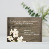 Rustikale Zaun- und Dogwood-Blooms Hochzeitkarte R RSVP Karte (Stehend Vorderseite)