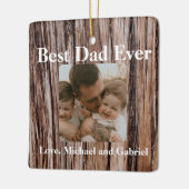 Rustikale Zedernrinde, natürliche Baumstruktur im  Keramikornament (Links)