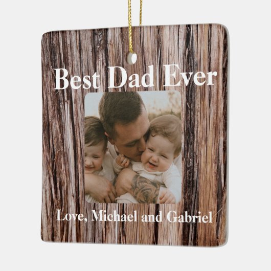 Rustikale Zedernrinde, natürliche Baumstruktur im  Keramikornament (Links)