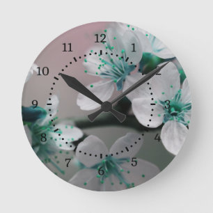 Rustikale zeitgenössische Aquamarine Blume Runde Wanduhr