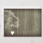 Rustikaler Baum mit Einladung zur Hochzeit im Herz (Rückseite)