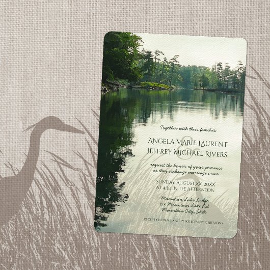 Rustikaler Bergsee-Heron Hochzeitseinladung Einladung