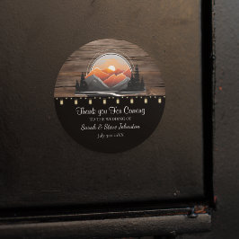 Rustikaler Bergwald Sonnenuntergang Gastgeschenk H Runder Aufkleber