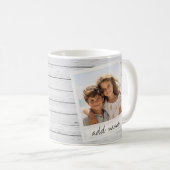 Rustikaler Bilderrahmen mit Shiplap-Hintergrunddru Kaffeetasse (VorderseiteRechts)