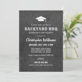 Rustikaler Black Chalkboard Backyard GRILLEN Absch Einladung (Stehend Vorderseite)