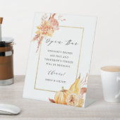 Rustikaler Blumenpumpen Gold Rahmen Hochzeit Open Sockelschild (In SItu)