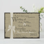 Rustikaler Bow und Burlap Wedding 7,5 in. Einladung (Stehend Vorderseite)