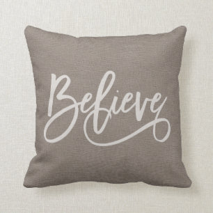 Rustikaler Chic Glaube Typografie Script Linen Loo Kissen